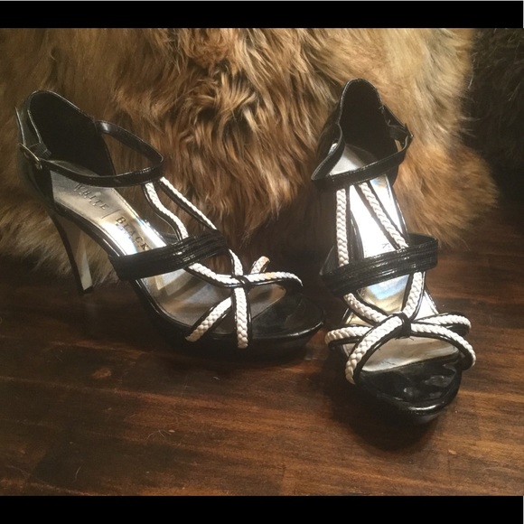 White House Black Market black heels w/white. - Picture 1 of 4